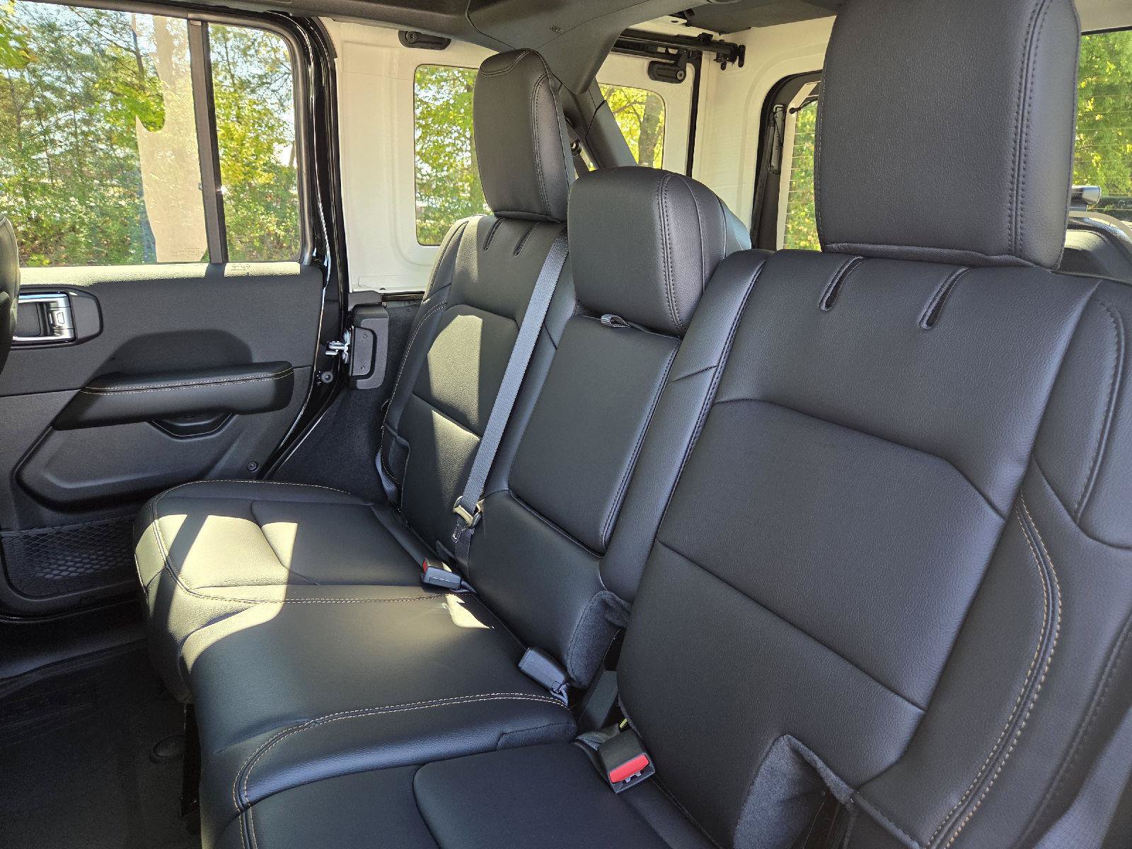 New 2027 Jeep Wrangler Unlimited Sahara AWD/4WD image 28