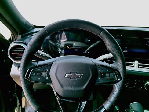 Used 2026 Chevrolet Trax RS w/ Driver Confidence Package FWD image 13