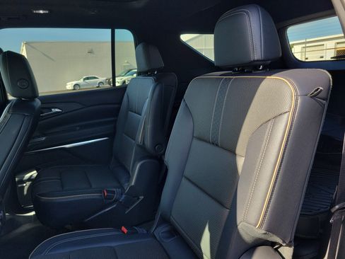 Used 2025 Chevrolet Traverse High Country w/ LPO, Floor Liner Package FWD image 11