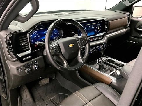 Used 2024 Chevrolet Silverado 1500 High Country w/ High Country Premium Package image 13