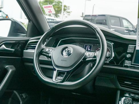 Used 2020 Volkswagen Jetta R-Line FWD image 14