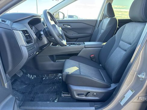 Used 2024 Nissan Rogue SV image 23