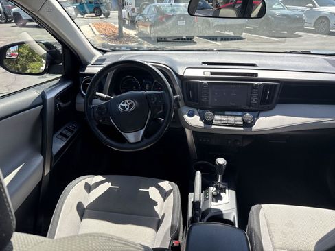 Used 2018 Toyota RAV4 XLE AWD/4WD image 22