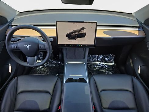 Used 2022 Tesla Model Y Long Range AWD/4WD image 10