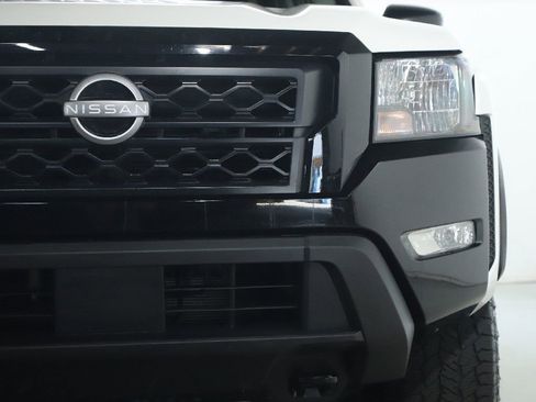 Certified 2024 Nissan Frontier SV w/ Hardbody Edition AWD/4WD image 8