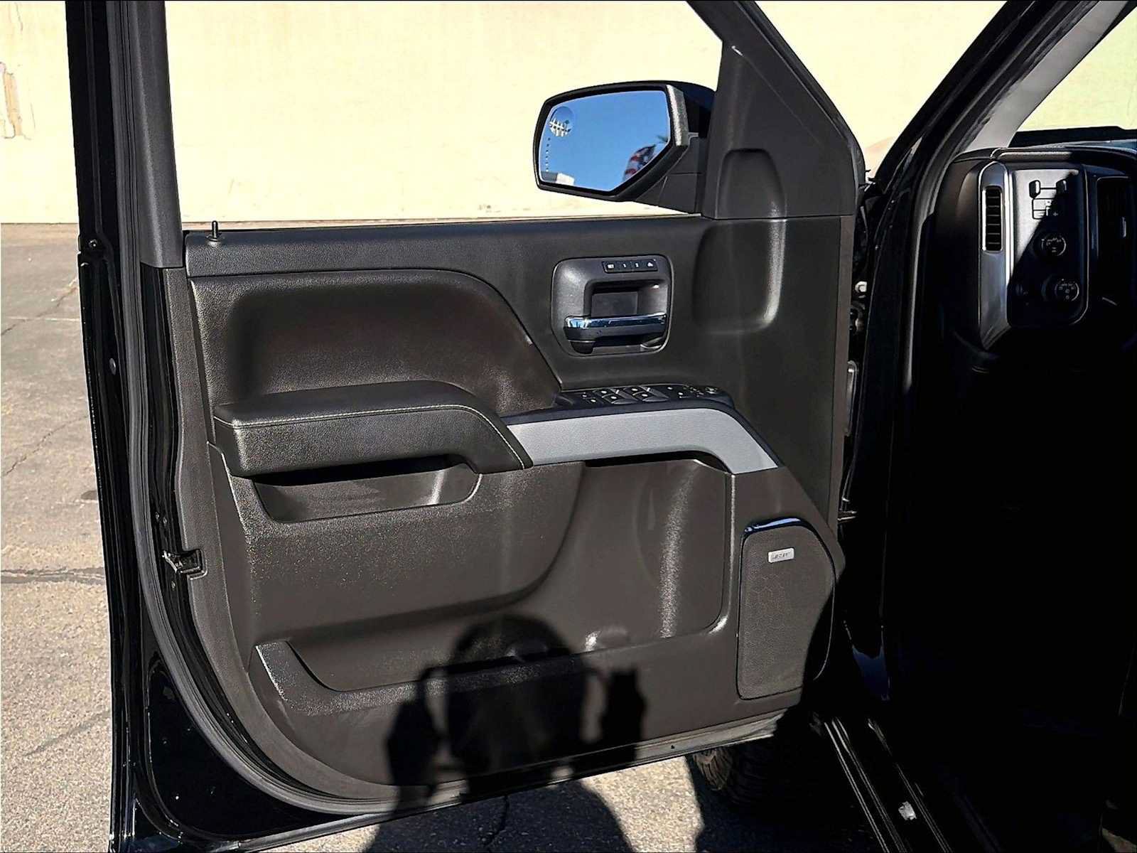 Used 2018 Chevrolet Silverado 1500 LTZ Z71 w/ LTZ Plus Package AWD/4WD image 25