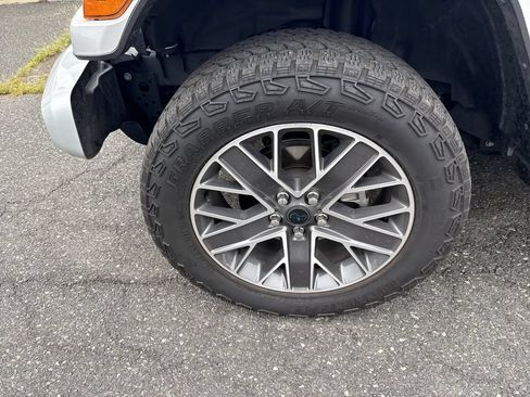 Used 2024 Jeep Wrangler High Altitude AWD/4WD image 18