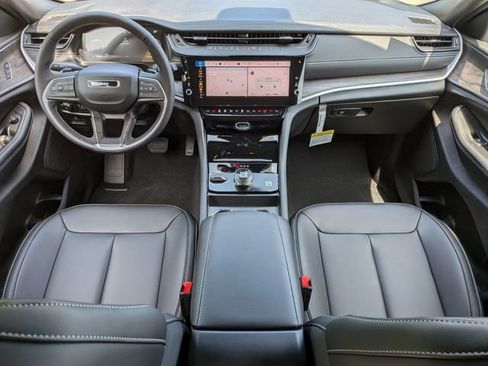 New 2026 Jeep Grand Cherokee Limited AWD/4WD image 16