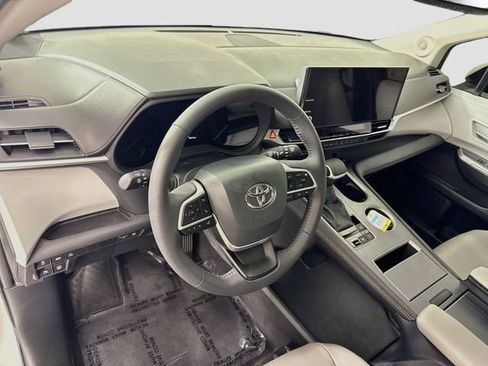 Certified 2025 Toyota Sienna XLE w/ XLE Plus Package AWD/4WD image 10