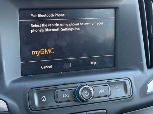 Used 2023 GMC Terrain SLE w/ Driver Convenience Package image 22