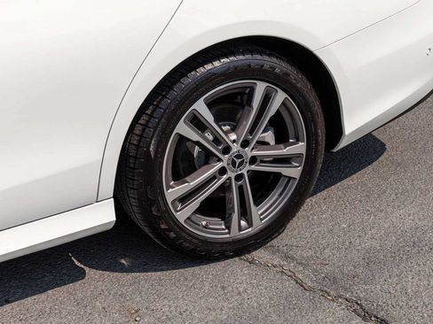 Used 2022 Mercedes-Benz E 350 4MATIC Sedan image 8
