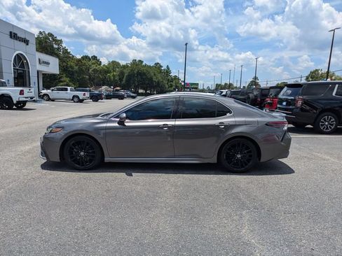 Used 2021 Toyota Camry XSE FWD image 8