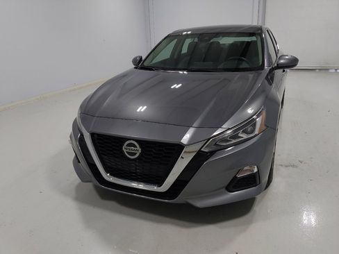 Used 2022 Nissan Altima 2.5 SV image 15