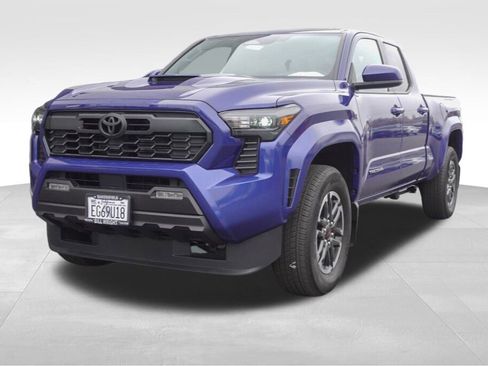 Used 2025 Toyota Tacoma TRD Sport image 9