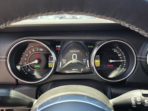 Used 2023 Jeep Wrangler Unlimited Sahara w/ Cold Weather Group AWD/4WD image 14