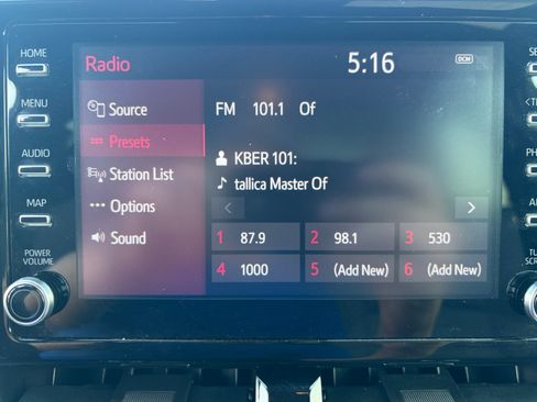 Used 2020 Toyota Corolla SE w/ Carpet Mat Package (TMS) FWD image 18