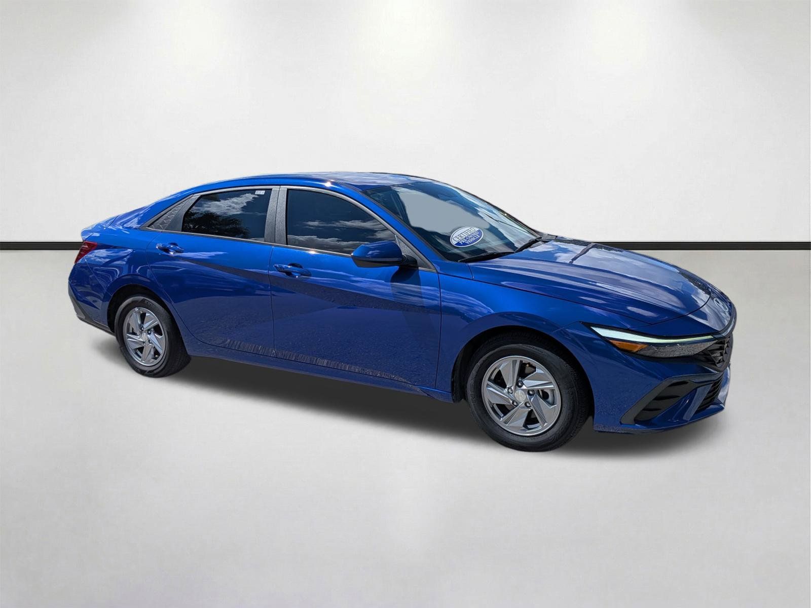 Used 2024 Hyundai Elantra SE FWD image 1