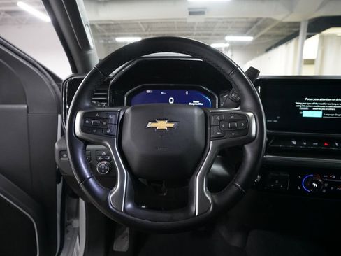 Used 2025 Chevrolet Silverado 2500 LT w/ Convenience Package image 4