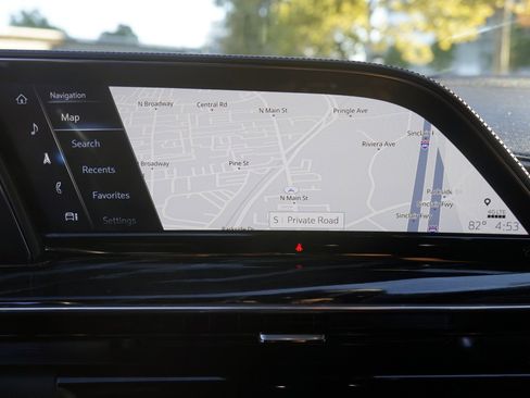 Used 2021 Cadillac Escalade Sport w/ Driver Assist Tech Package image 25