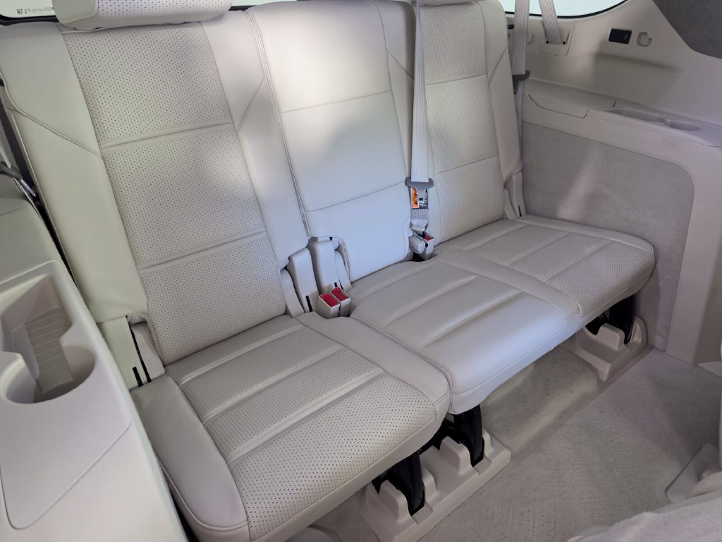 Used 2025 Cadillac Escalade ESV Sport Platinum AWD/4WD image 28