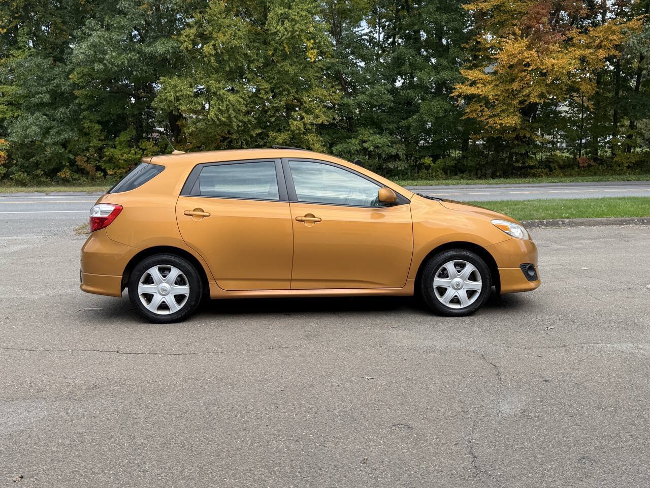 Used 2009 Toyota Matrix S w/ All Weather Guard Pkg FWD image 7