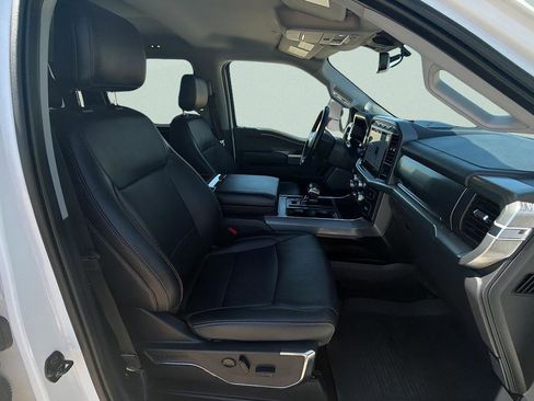 Used 2022 Ford F150 Lariat image 12