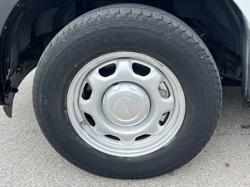 Used 2017 Ford F150 XL w/ Equipment Group 101A Mid RWD image 7