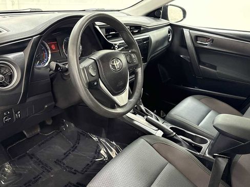 Used 2017 Toyota Corolla LE image 12