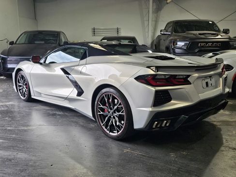 Used 2024 Chevrolet Corvette Stingray Convertible w/ Battery Protection Package RWD image 2