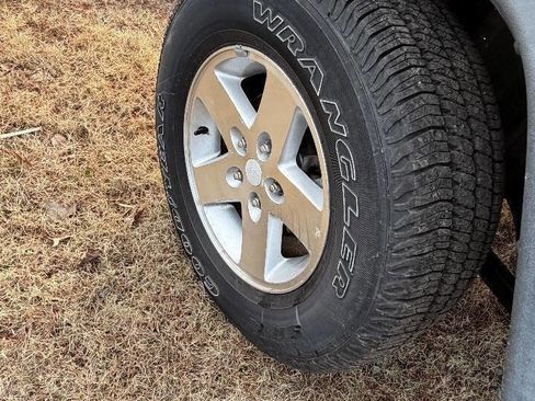 Used 2010 Jeep Wrangler Sport image 17