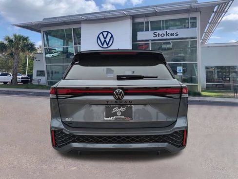 New 2026 Volkswagen Tiguan SE R-Line FWD image 5