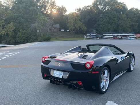Used 2013 Ferrari 458 Spider image 6