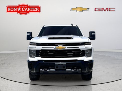 Used 2025 Chevrolet Silverado 2500 Custom w/ Custom Value Package AWD/4WD image 2