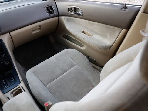 Used 1995 Honda Accord EX image 22