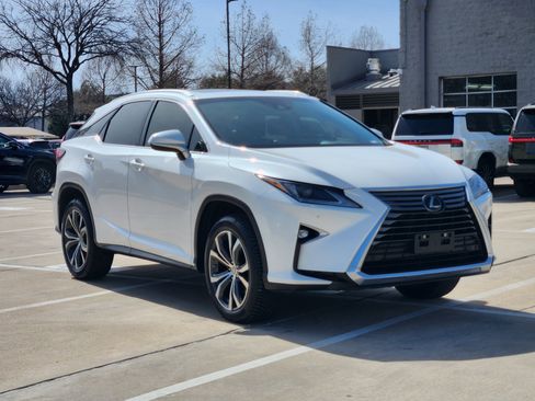 Used 2017 Lexus RX 350 FWD w/ Premium Package image 2