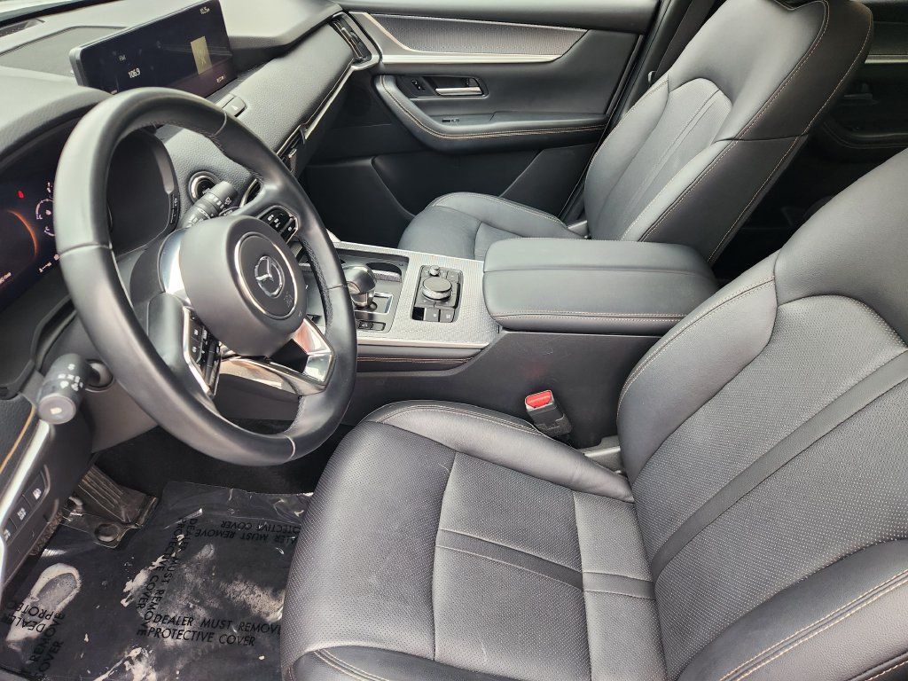 Used 2025 MAZDA CX-90 Plug-In Hybrid w/ Preferred AWD/4WD image 13