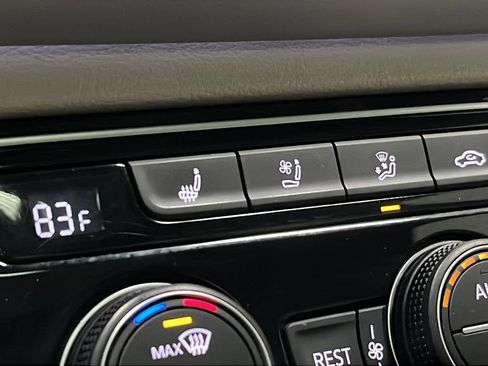 Used 2021 Volkswagen Atlas SEL Premium image 37