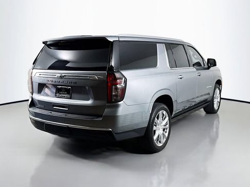 Used 2023 Chevrolet Suburban High Country w/ Premium Package 2 RWD image 5