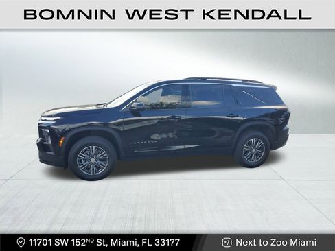 Used 2025 Chevrolet Traverse LT image 4