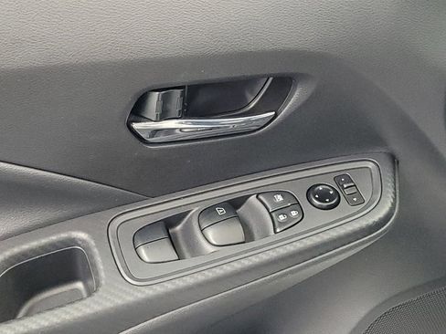 Used 2025 Nissan Versa SV FWD image 27