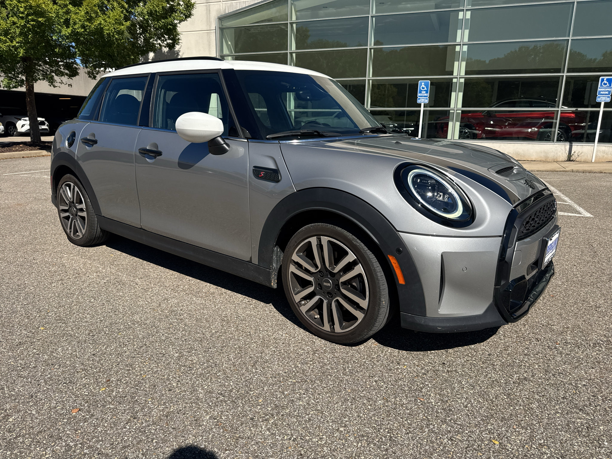 Used 2024 MINI Cooper S FWD image 1
