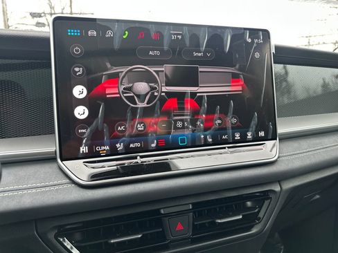 New 2026 Volkswagen Tiguan SE image 11