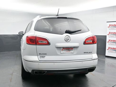 Used 2017 Buick Enclave Leather FWD image 7
