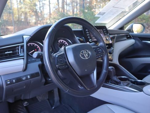 Used 2024 Toyota Camry SE FWD image 8