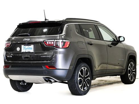 Used 2022 Jeep Compass Limited w/ Sun and Sound Group AWD/4WD image 7