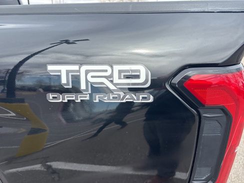 Used 2024 Toyota Tacoma TRD Off-Road image 2