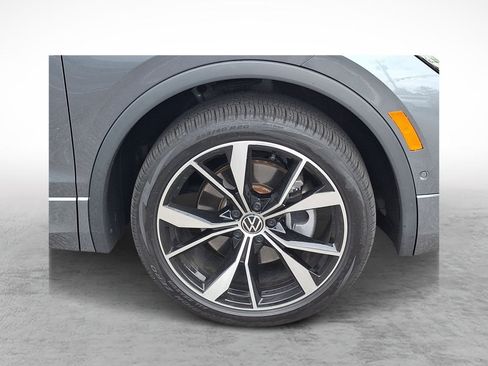 Used 2023 Volkswagen Tiguan SEL R-Line AWD/4WD image 9