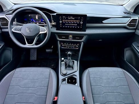 New 2026 Volkswagen Taos SE image 17