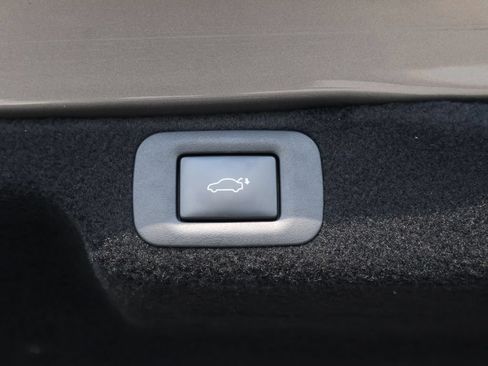 Used 2022 Lexus LS 500 AWD w/ Luxury Package image 17