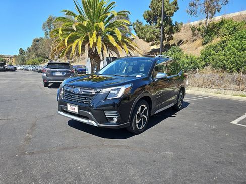 Used 2023 Subaru Forester Touring AWD/4WD image 3